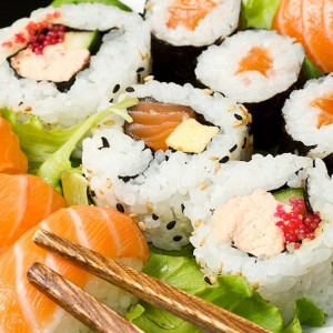 21 db-os sushi combo menü elvitelre vagy helyben fogyasztásra, a Little Geisha Can Cook-tól