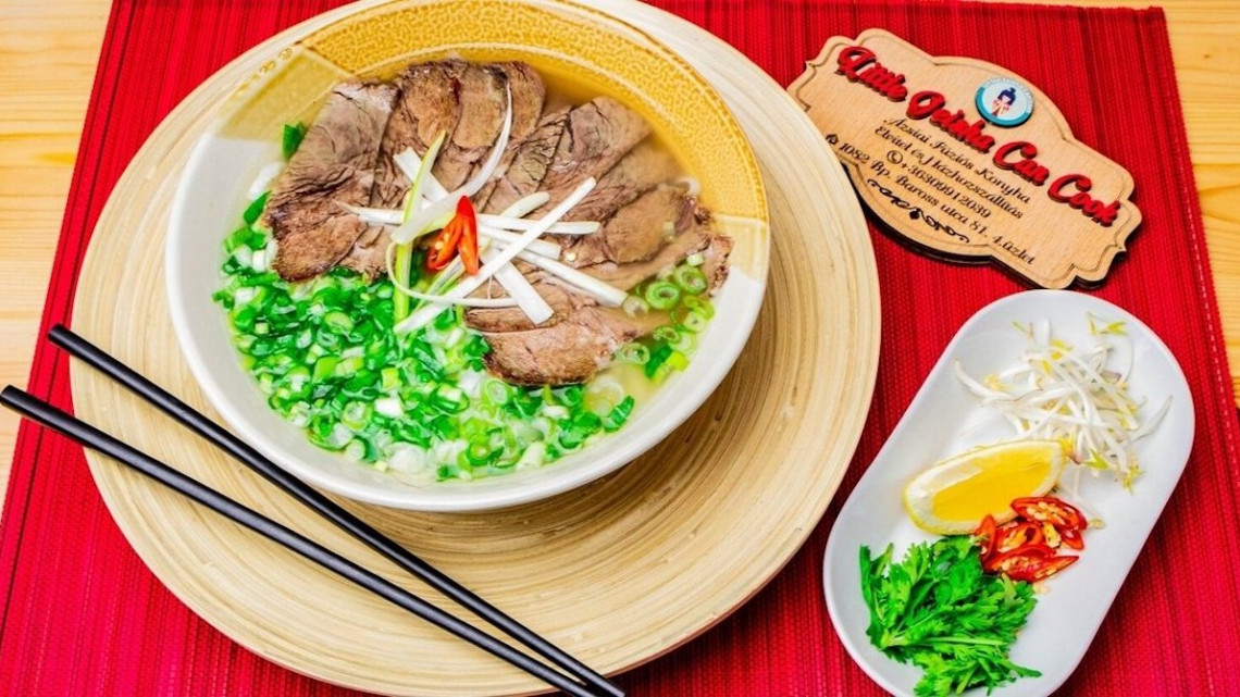 Pho leves választható hússal, elvitelre vagy helyben fogyasztásra a Little Geisha Can Cook-tól