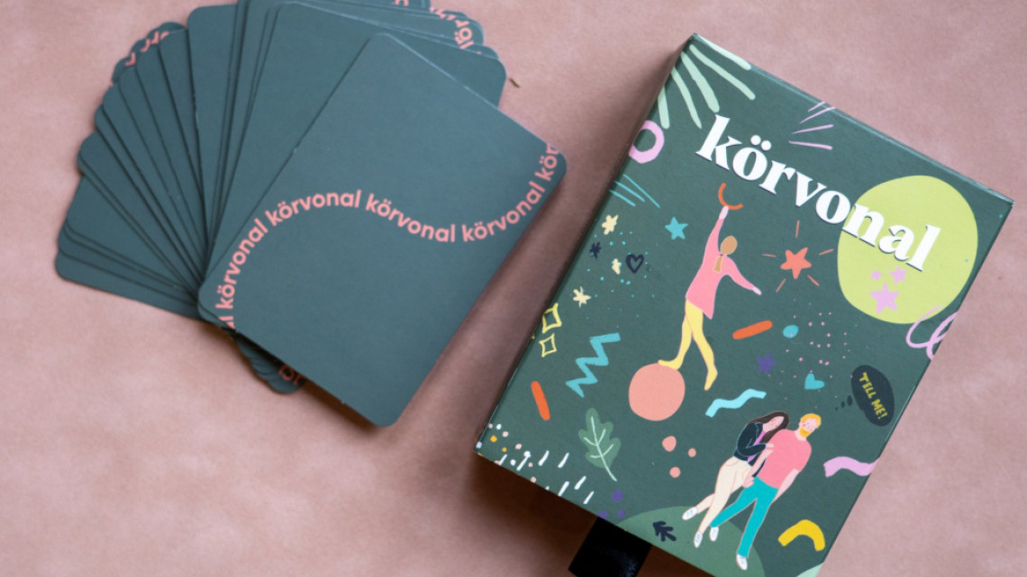 körvonal — az őszinteség játéka.