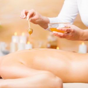 Mézes méregtelenítő hát és talpmasszázs, akár arcmasszázzsal kiegészítve!