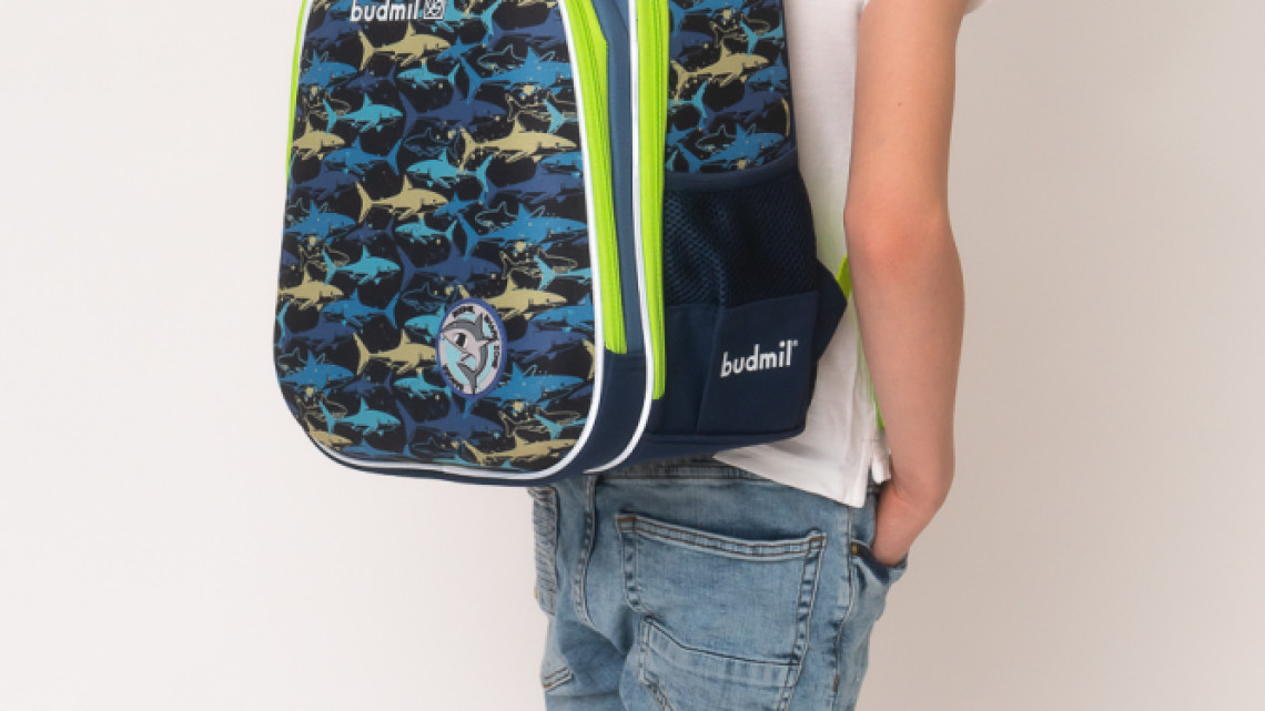 Budmil ergonómiai hátitáska, Cápás