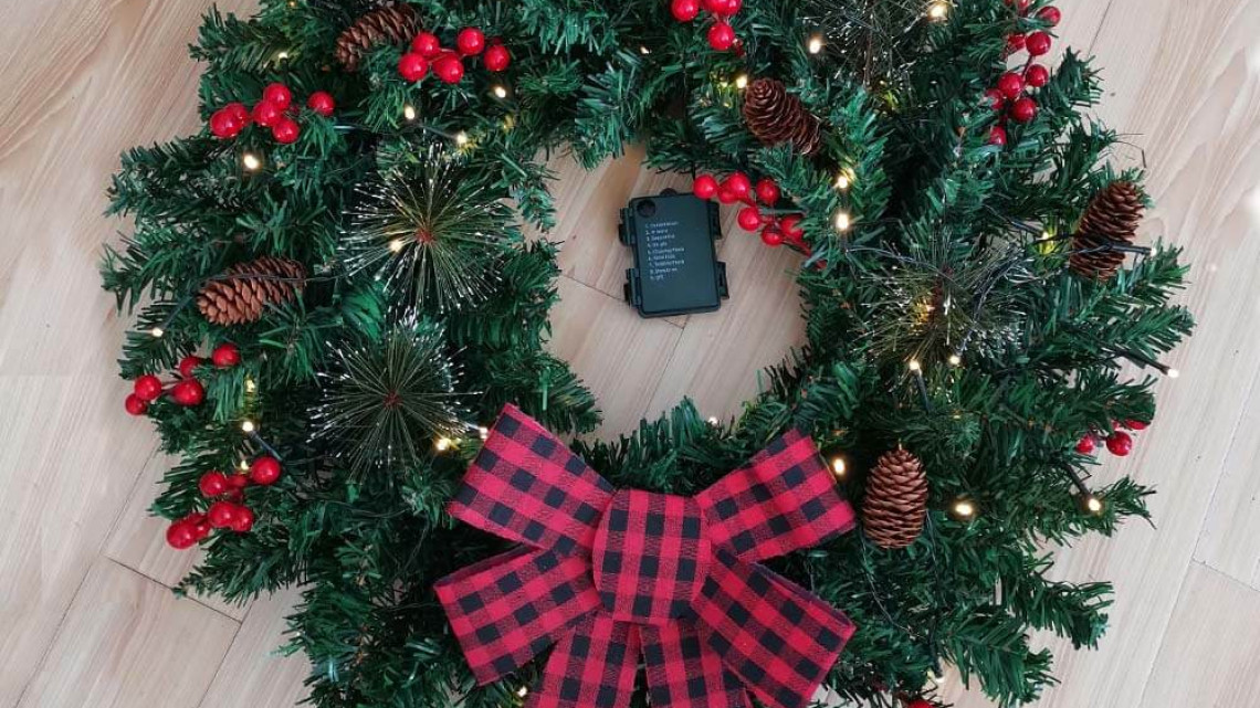 Timeless Tools Karácsonyi ajtódísz 60 cm-es, 50 LED -del