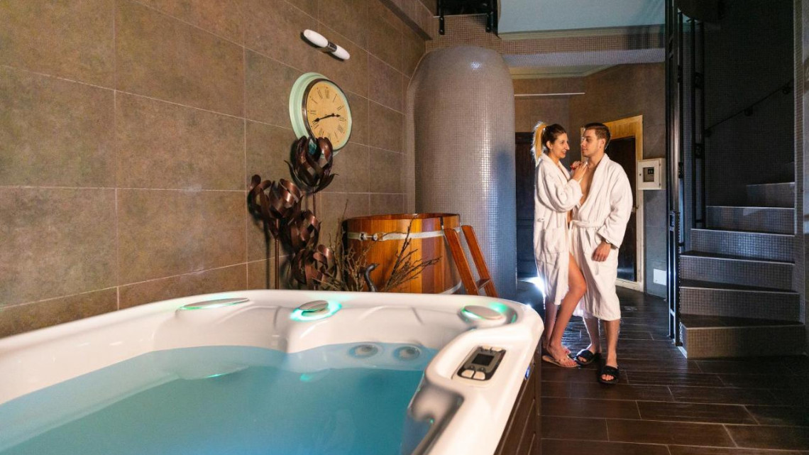 Tavaszi wellness Gyulán! 3 nap, 2 éj 2 fő részére reggelivel a Komló Hotelben!