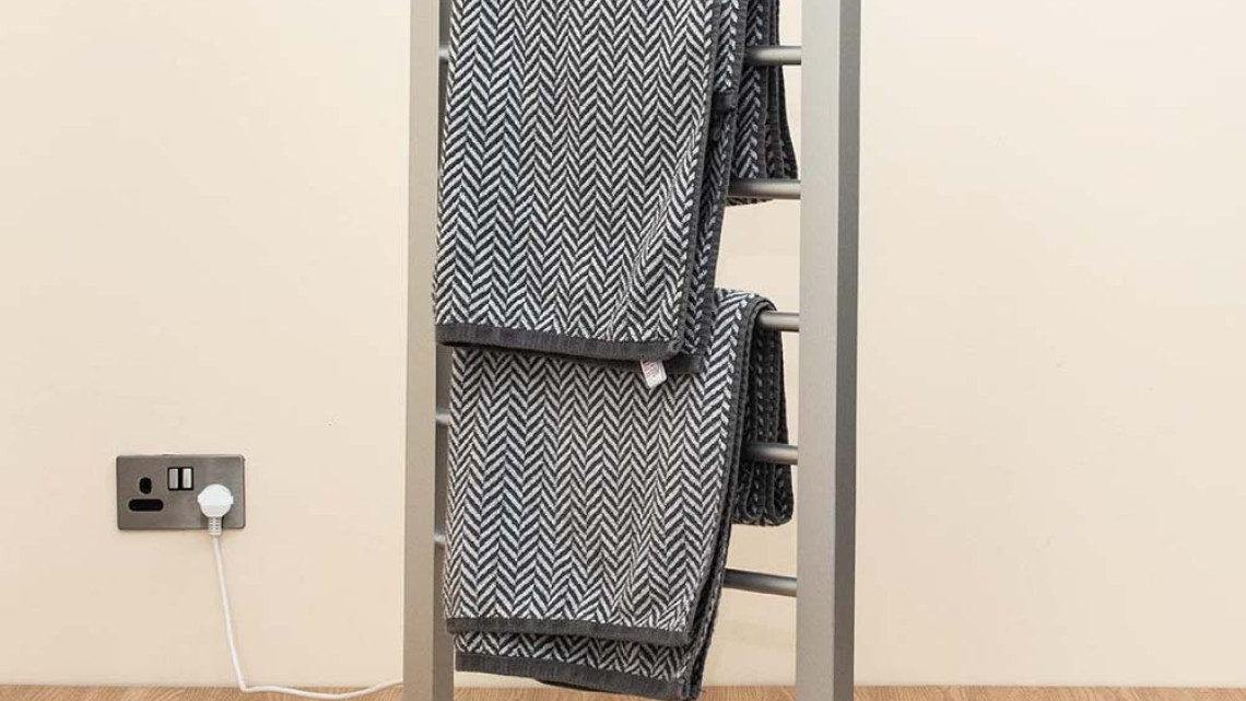 Timeless Tools Rácsos elektromos törölközőszárító