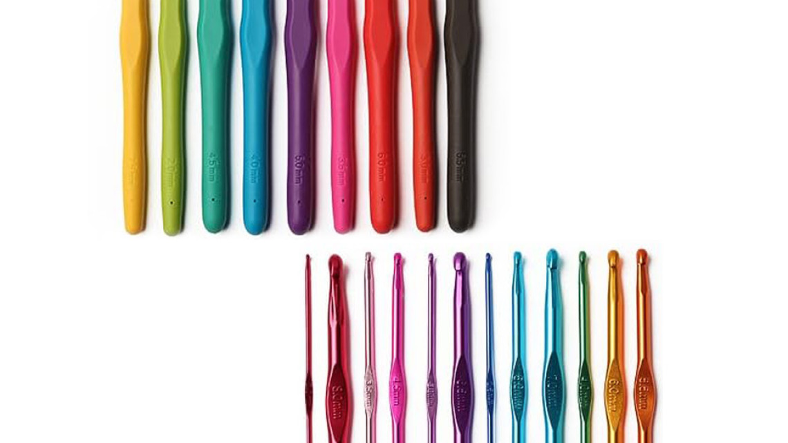 Timeless Tools Horgoló készlet színes fonalakkal, kiegészítőkkel ajándék válltáskában