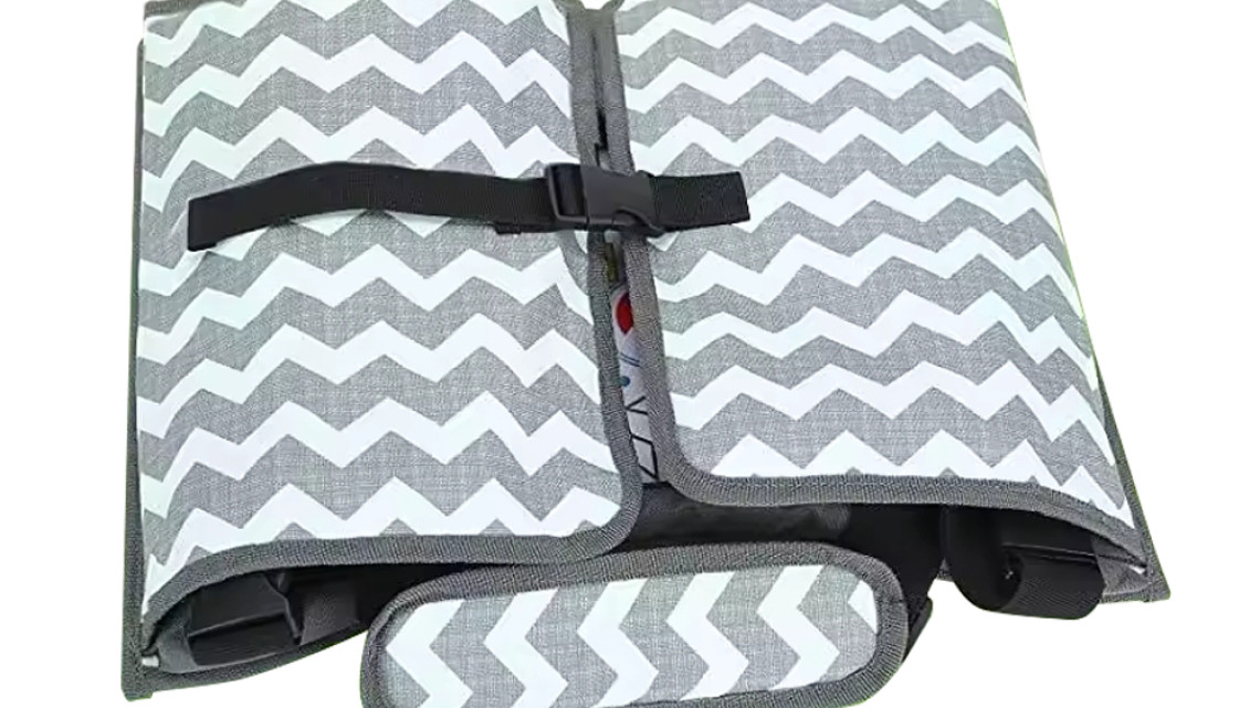 Timeless Tools Hordozható gyerekasztal autóba, zsebekkel, szürke