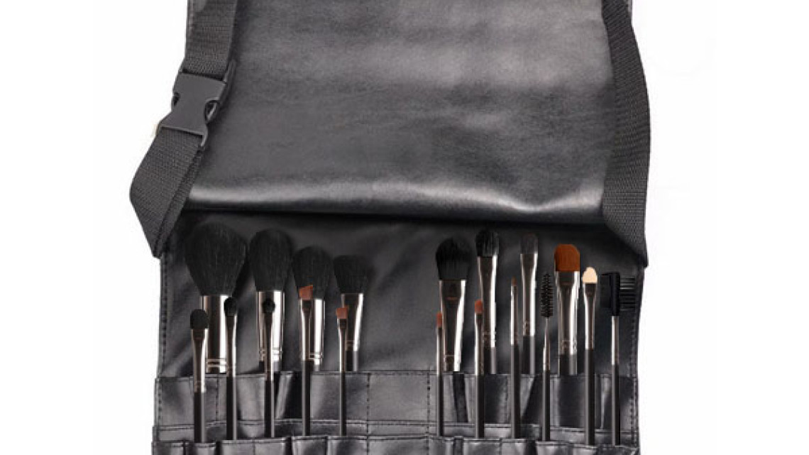 Timeless Tools 18 részes sminkecset készlet derékra csatolható tartóban