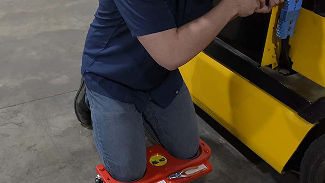 Timeless Tools Gurulós térdelő csavartartóval