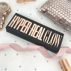 MAC Hyper Real Glow Highlighter Paletta