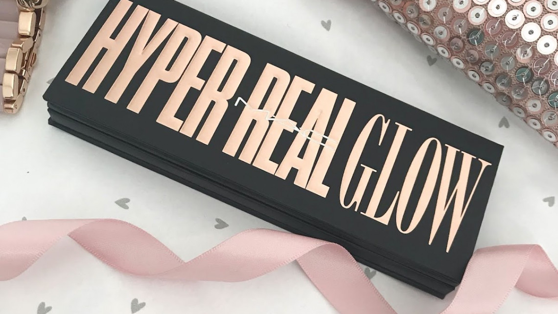 MAC Hyper Real Glow Highlighter Paletta