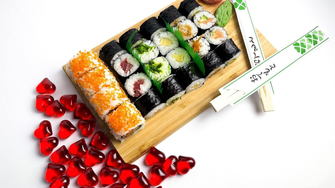 Igazi keleti válogatás! Választható sushi boxok elvitelre.