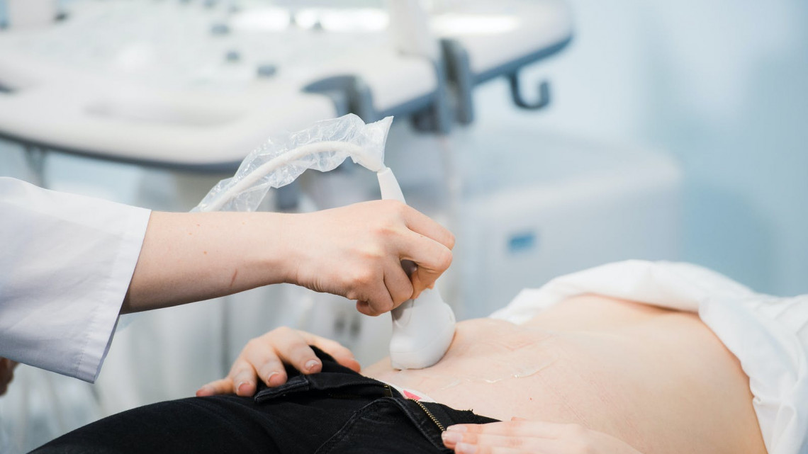 Komplex ultrahang csomag nőknek a has- és kismedence, mell és a pajzsmirigy vizsgálatával az Imhotep Medical Center-ben.