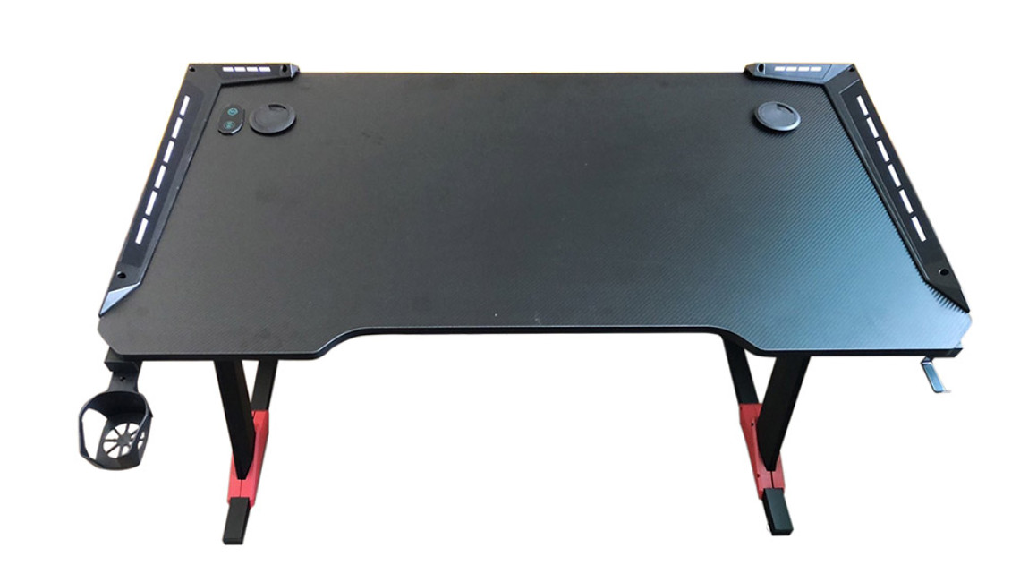 Timeless Tools Professzionális gamer asztal karbonszálas bevonattal, LED világítással