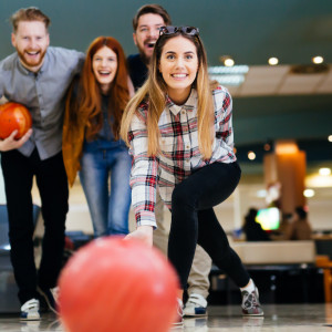 Baráti kikapcsolódás hétköznap! 2 vagy 3 óra bowling és vacsora maximum 6 főnek!